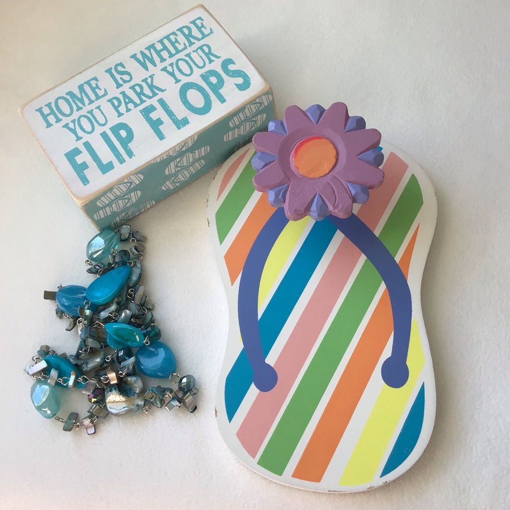 🏖Colorful Striped Wood Flip Flop Wall Art
